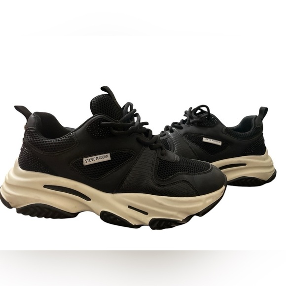 Steve Madden Shoes - Steve Madden sneakers